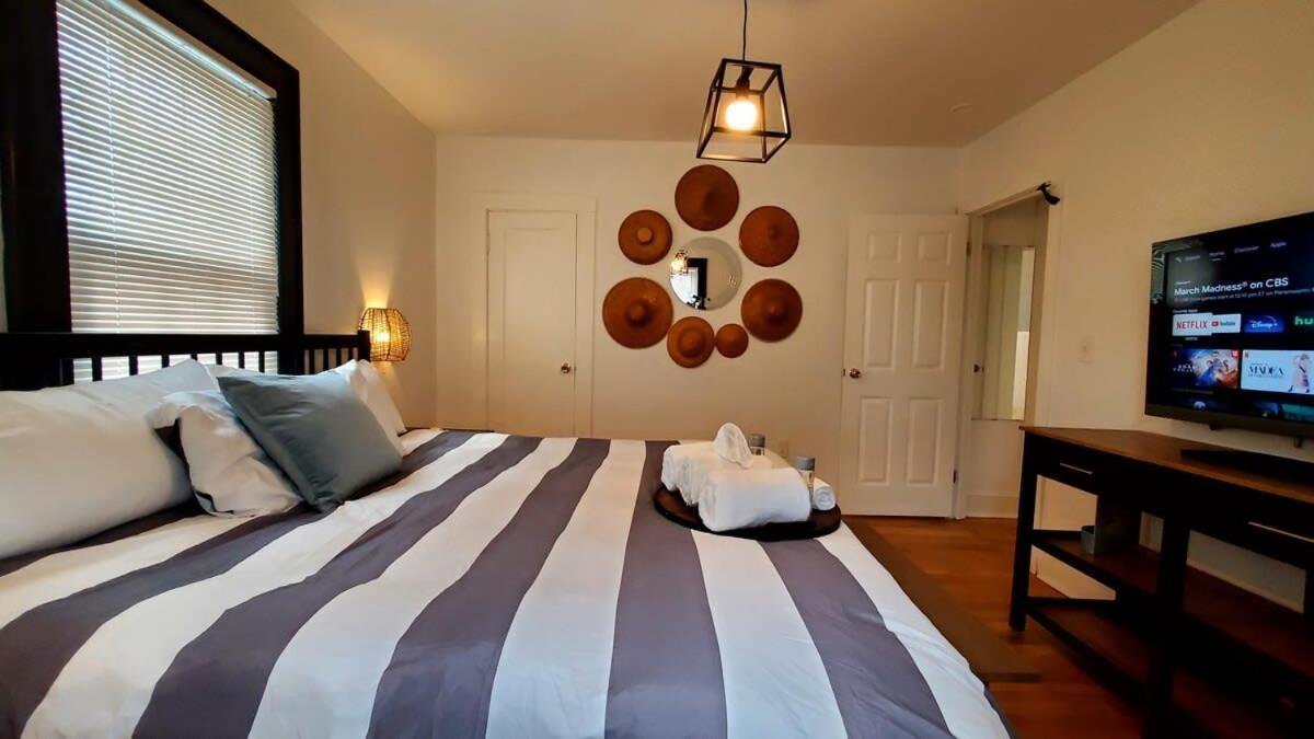 Appartamento The Blue Sapphire 2Br 2 King Beds & Ample Backyard Bridgeport Esterno foto