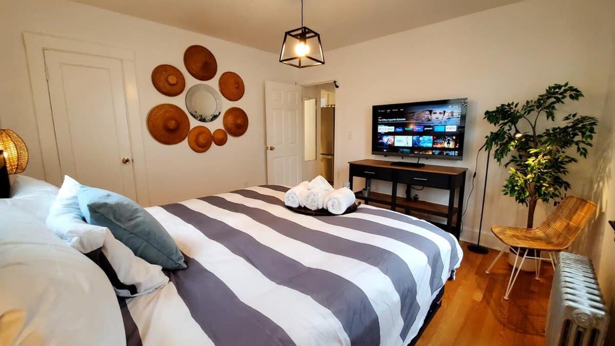 Appartamento The Blue Sapphire 2Br 2 King Beds & Ample Backyard Bridgeport Esterno foto