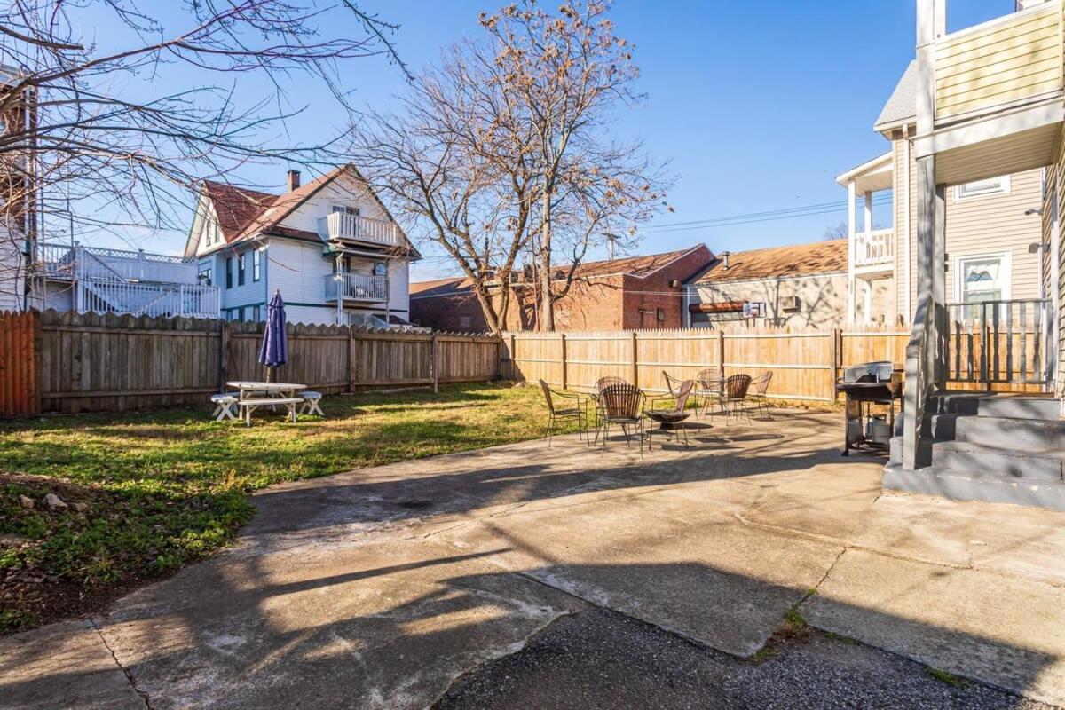 Appartamento The Blue Sapphire 2Br 2 King Beds & Ample Backyard Bridgeport Esterno foto