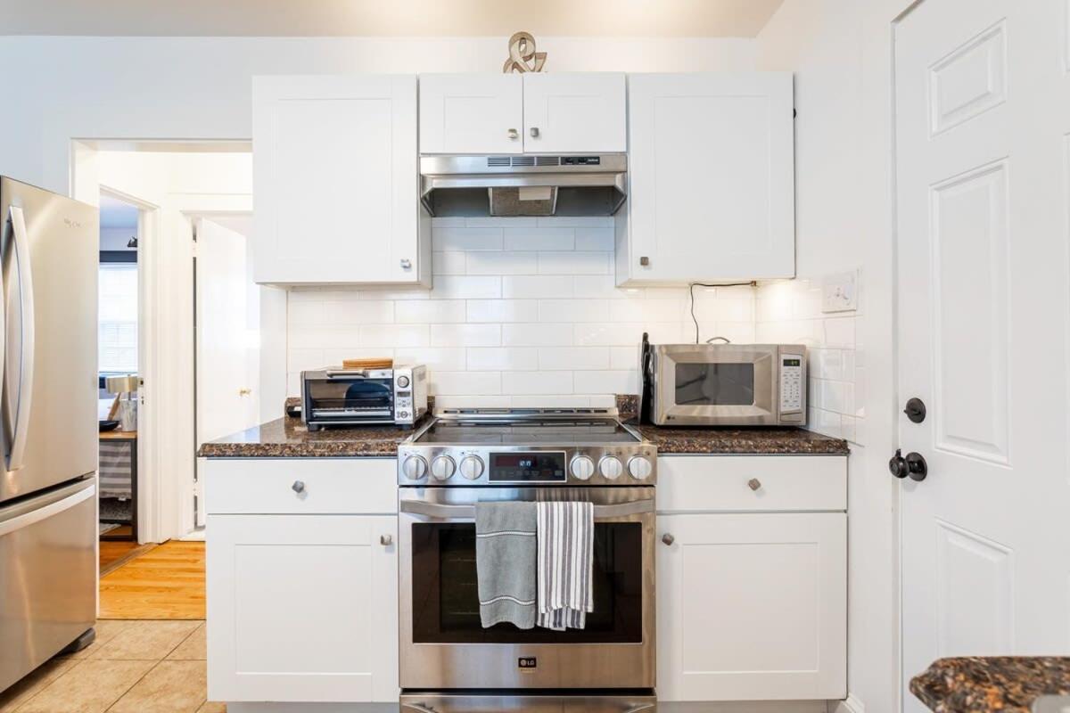 Appartamento The Blue Sapphire 2Br 2 King Beds & Ample Backyard Bridgeport Esterno foto