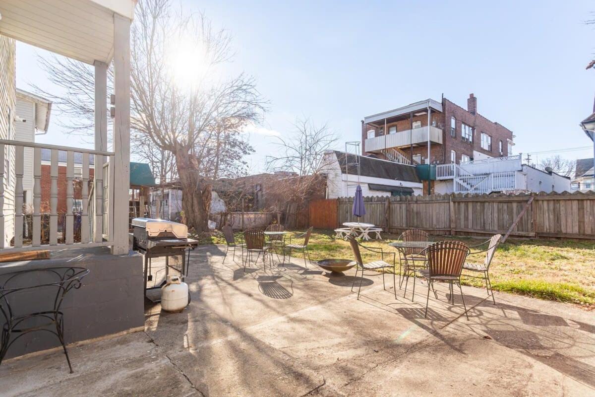 Appartamento The Blue Sapphire 2Br 2 King Beds & Ample Backyard Bridgeport Esterno foto